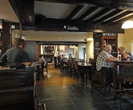 The Punchbowl Country לינה וארוחת בוקר 3*