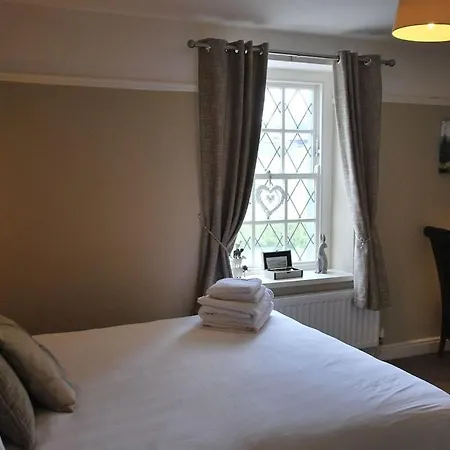The Punchbowl Bed & Breakfast 3*